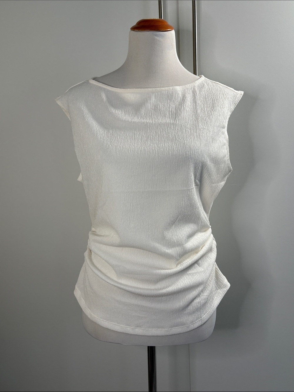 Banana Republic Factory Ivory Textured Cap Sleeve Ruched Top | L